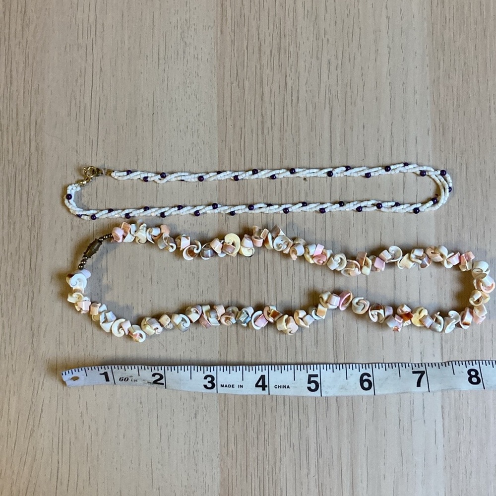 2 Shell Necklaces - Picture 11 of 11